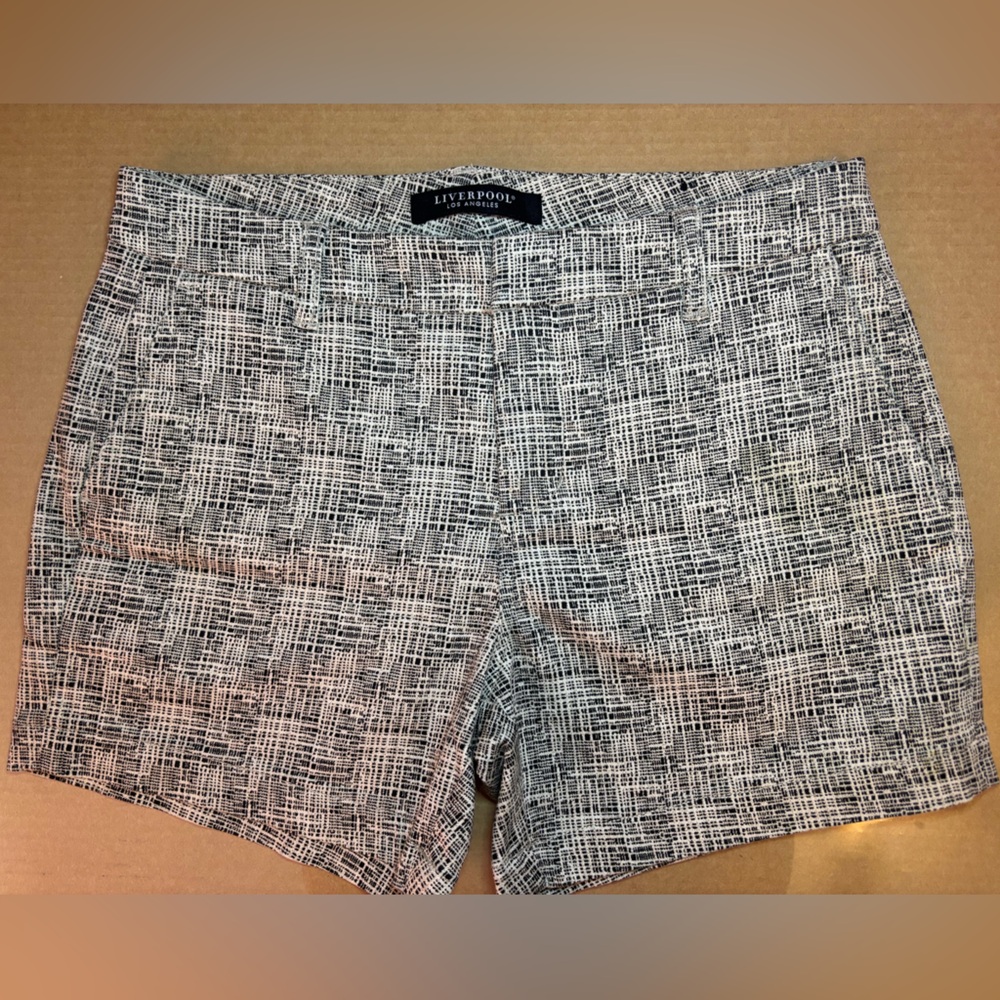 NWOT WOMENS LIVERPOOL LOS ANGELES SHORTS SIZE 6/28!
